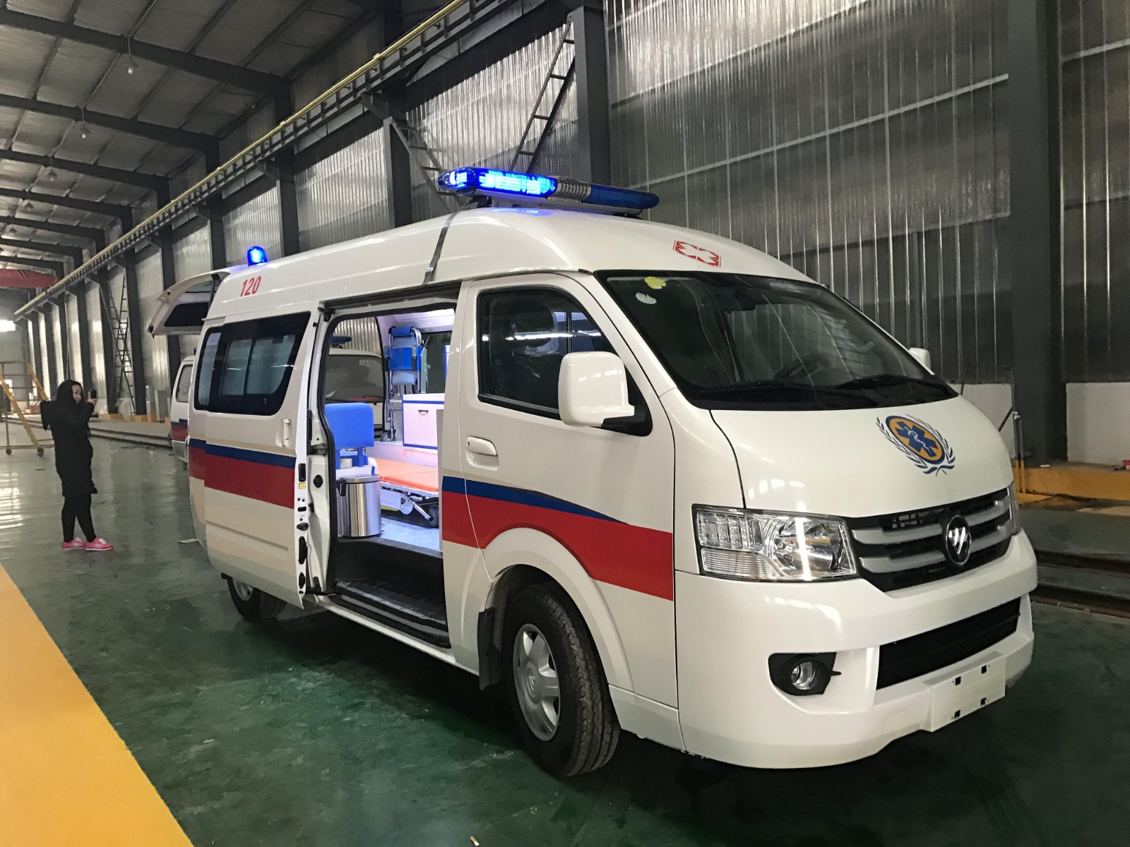 蒲城县救护车转院